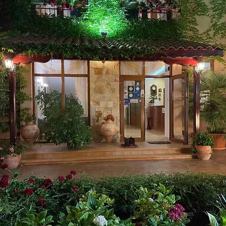 Szálloda Oleander House And Tennis Club 3*