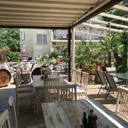 Oleander House And Tennis Club 3* Napospart
