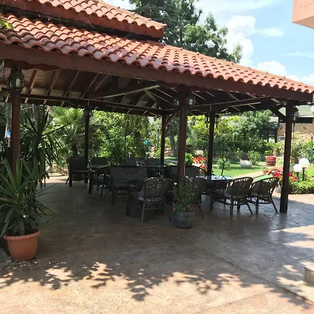 Szálloda Oleander House And Tennis Club 3*