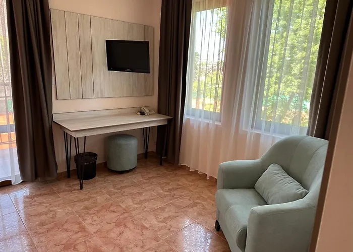 Отель Oleander House And Tennis Club Солнечный берег