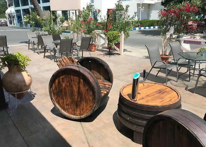 Отель Oleander House And Tennis Club Солнечный берег