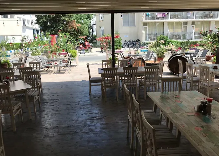 Oleander House And Tennis Club Отель 3*