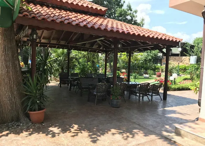 Отель Oleander House And Tennis Club 3*