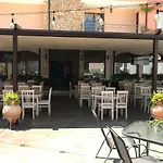 فندق Oleander House And Tennis Club