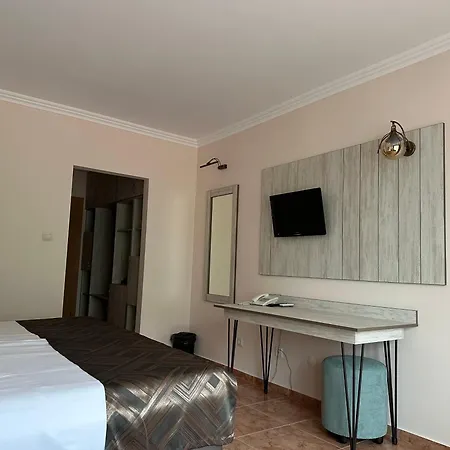 Otel Oleander House And Tennis Club 3*