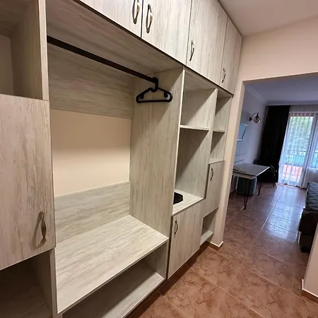 Oleander House And Tennis Club Otel