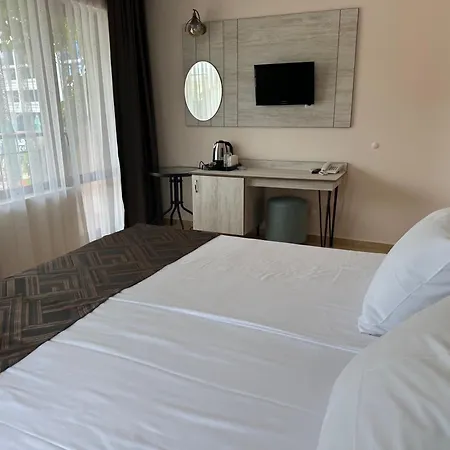 Oleander House And Tennis Club Otel 3*