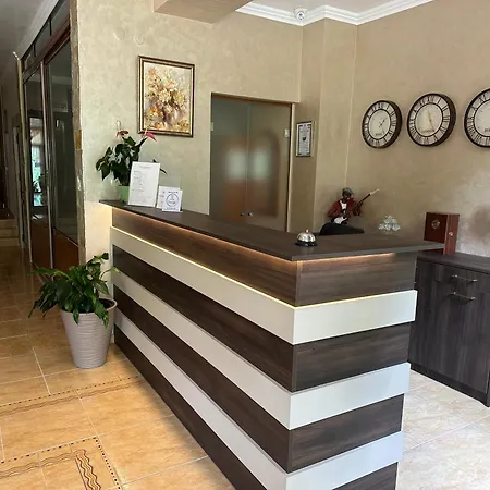 Oleander House And Tennis Club Otel