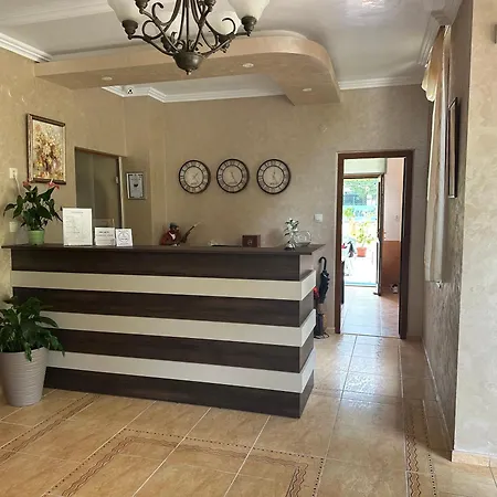 Otel Oleander House And Tennis Club