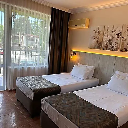 Oleander House And Tennis Club Hotel
