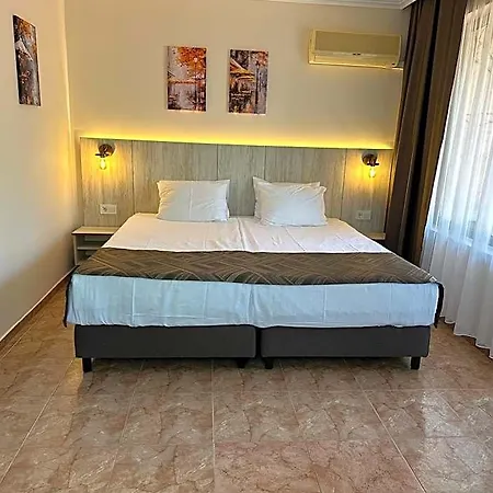 Hotel Oleander House And Tennis Club