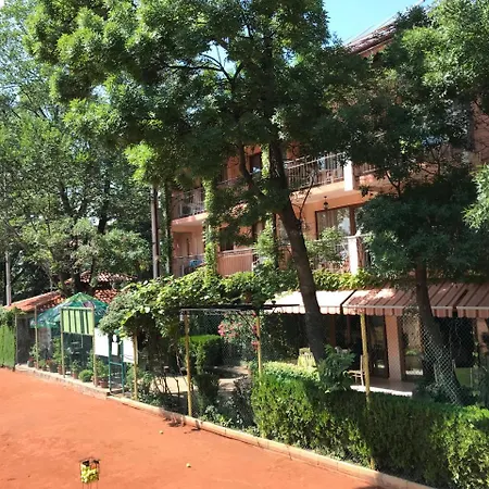 Oleander House And Tennis Club Otel