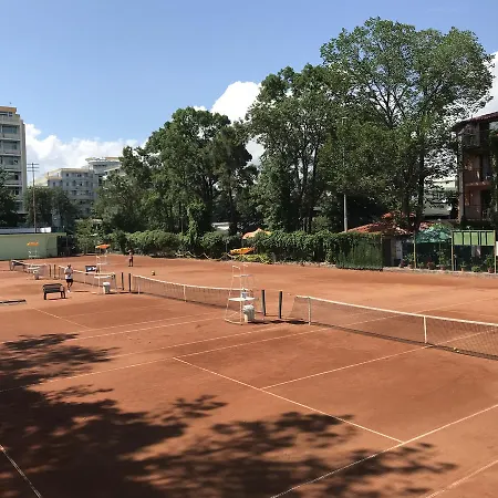 Hotel Oleander House And Tennis Club