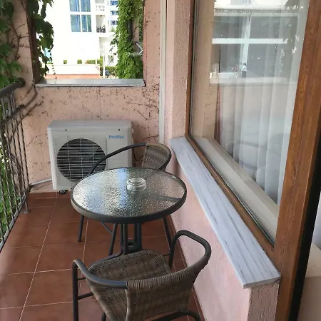 Hotel Oleander House And Tennis Club