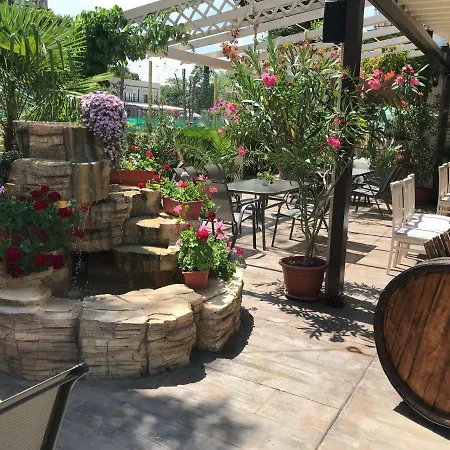 Hotel Oleander House And Tennis Club 3*