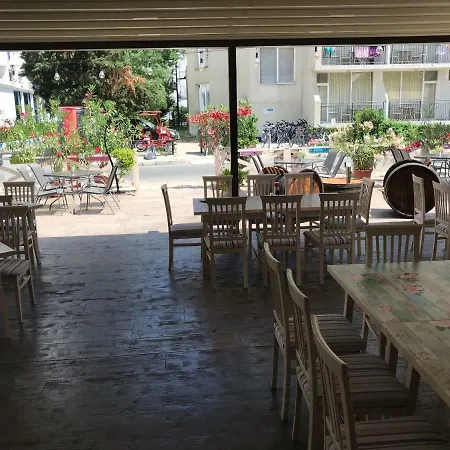 Oleander House And Tennis Club Otel 3*