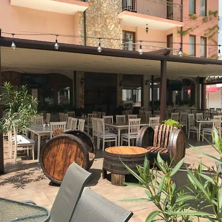Oleander House And Tennis Club Hotel