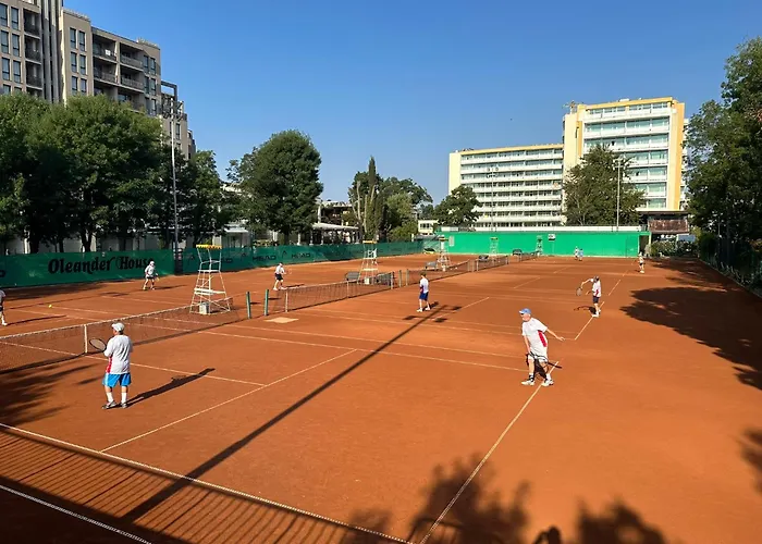 Hotel Oleander House And Tennis Club 3*