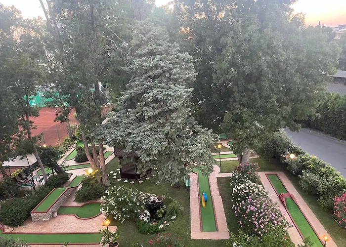 Хотел олеандър хаус и тенис клуб 3*