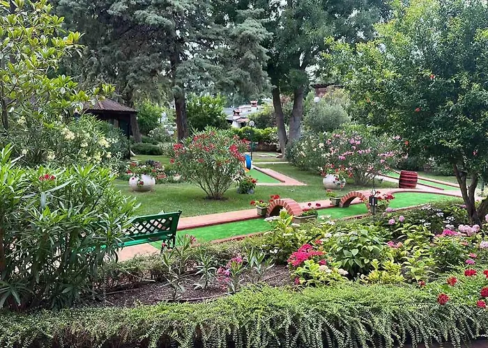 Oleander House And Tennis Club Hotel