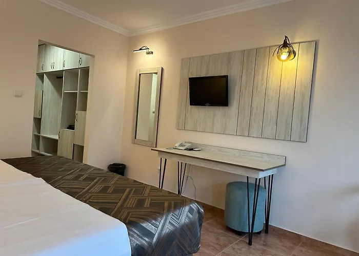 Oleander House And Tennis Club Sluneční pobřeží