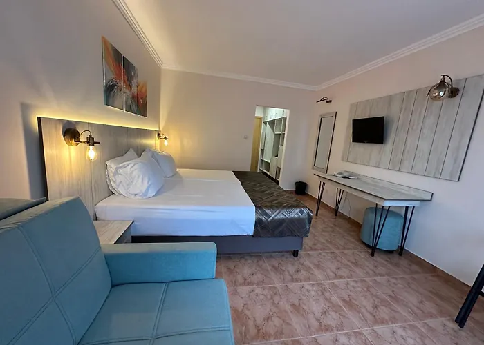 Хотел олеандър хаус и тенис клуб 3*