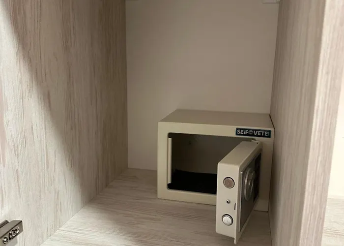 Oleander House And Tennis Club