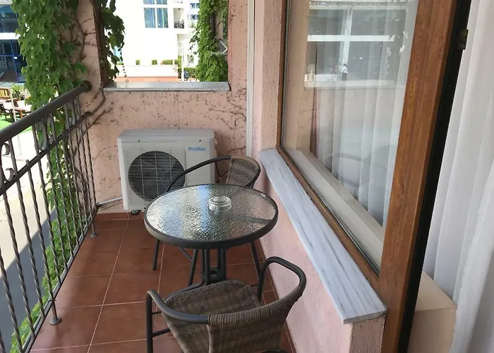 Hotel Oleander House And Tennis Club