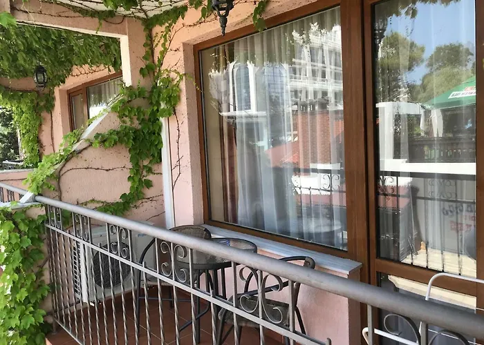 олеандър хаус и тенис клуб Хотел 3*