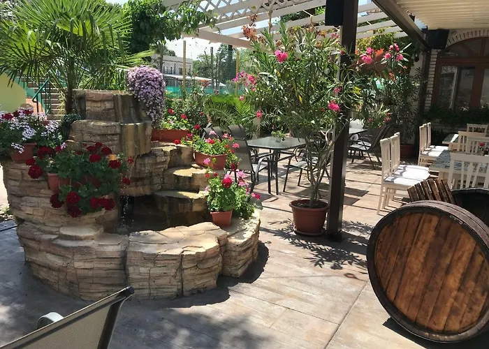 Hotel Oleander House And Tennis Club 3*