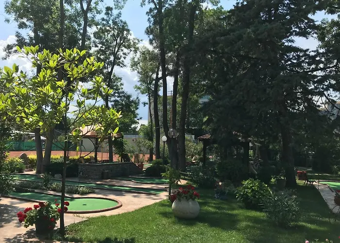 олеандър хаус и тенис клуб Слънчев бряг