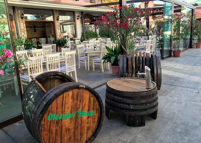 Hotel Oleander House And Tennis Club 3*