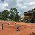 호텔 Oleander House And Tennis Club 3*