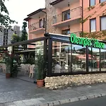 호텔 Oleander House And Tennis Club