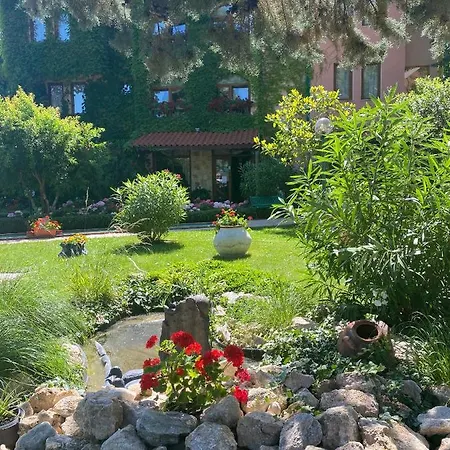 Oleander House And Tennis Club Hotel