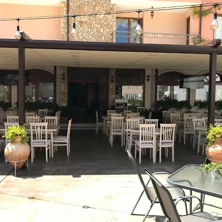 Hotel Oleander House And Tennis Club