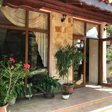 Oleander House And Tennis Club Hotel